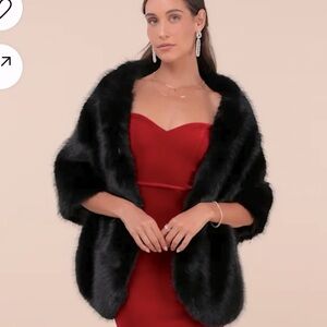 Lulu's Elegant Black Faux Fur Wrap
